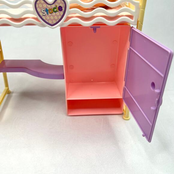 Vintage 90s Stacie Doll & Bed Set - Picture 4 of 12